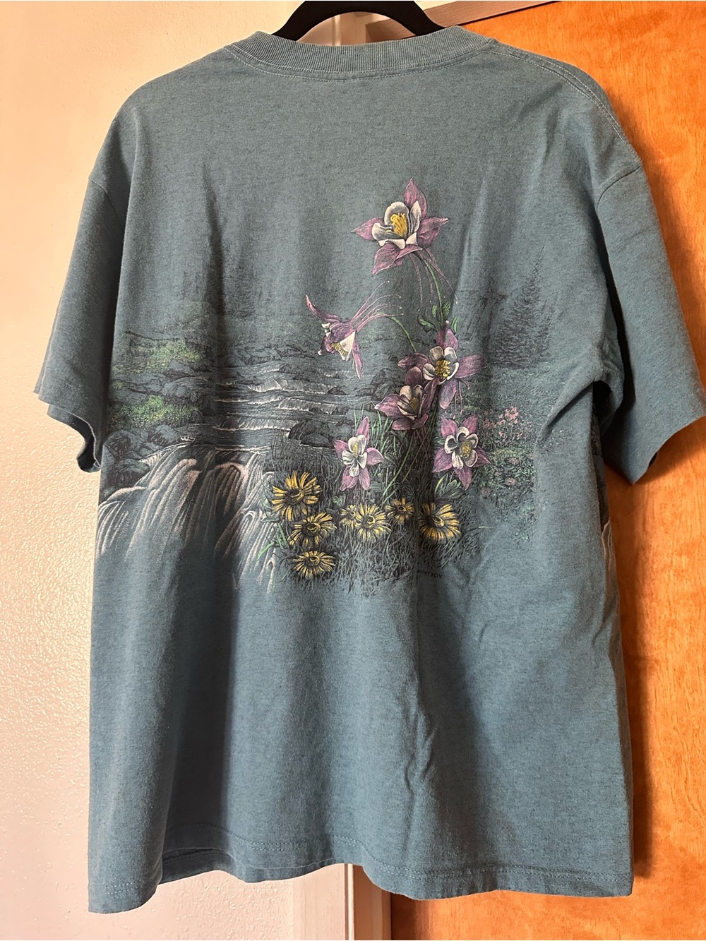 Lot of Two 90’s Vintage Women’s Top Teal Hummingbird & Floral Graphic Tee - Picture 2 of 13